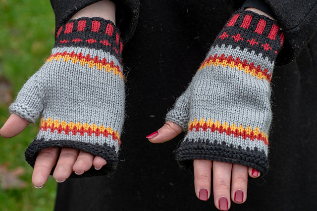A FREE Cascade 220 Pattern - Indian Summer Slouch and Mitts (PDF)