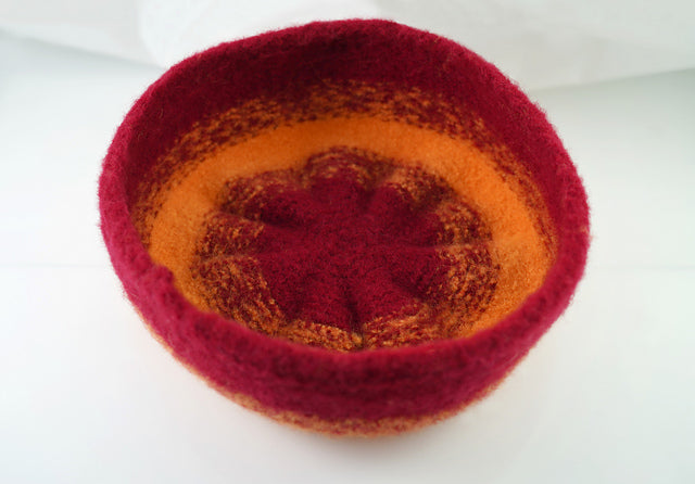 A FREE Cascade 220 Pattern - Bowl/Yorkie Bed (PDF)
