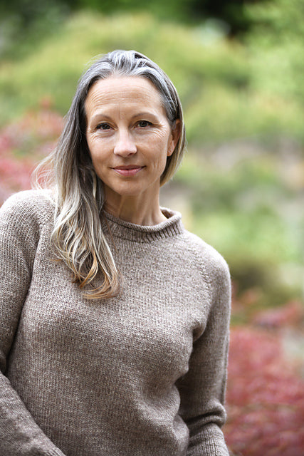 A FREE Cascade 220 Superwash Pattern - Sigh Pullover (PDF)