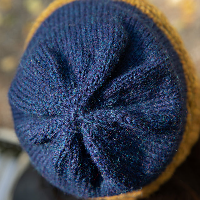 A FREE Cascade Woolpaka Pattern - Two-Tone Mittens & Hat Set(PDF)