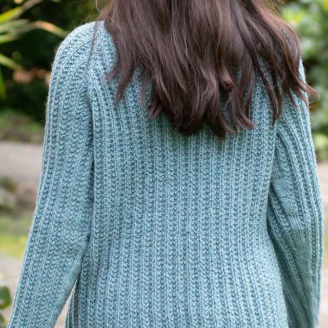 A FREE Cascade Woolpaka Pattern - Long Trek Raglan Pullover (PDF)