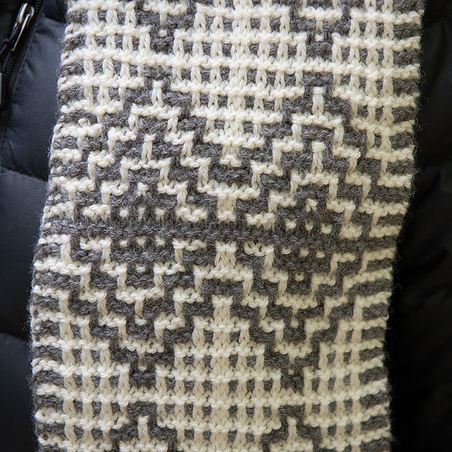 A FREE Cascade Woolpaka Pattern - Double Black Diamond Scarf (PDF)