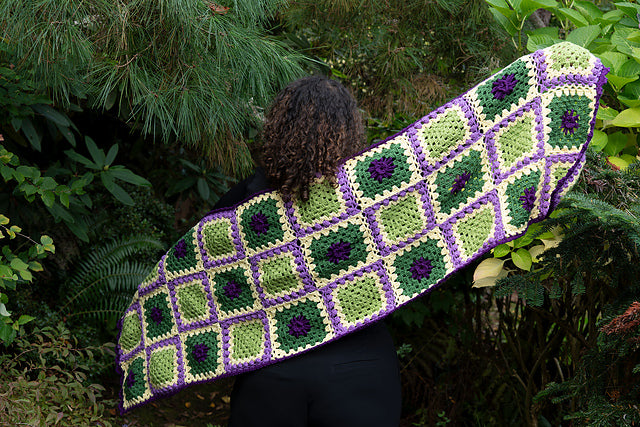 A FREE Cascade 220 Pattern - Floral Frenzy Wrap (PDF)