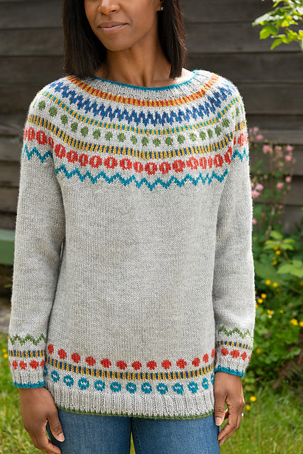 A FREE Cascade 220 Pattern - Slightly Oversized Color Yoke Pullover (PDF)