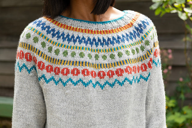 A FREE Cascade 220 Pattern - Slightly Oversized Color Yoke Pullover (PDF)