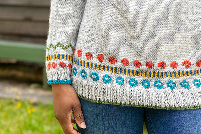 A FREE Cascade 220 Pattern - Slightly Oversized Color Yoke Pullover (PDF)