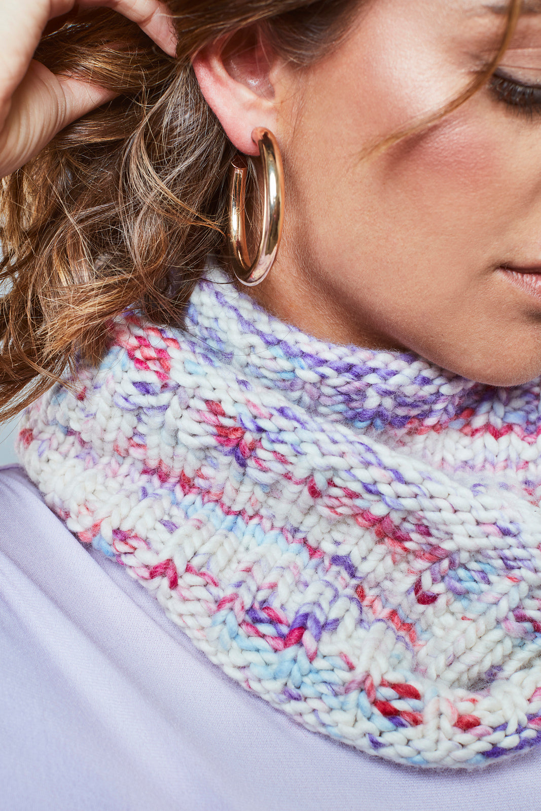 z FREE Amano Yana Journeys Pattern - Antonella Cowl (PDF)