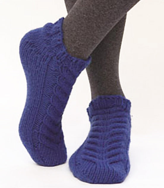 A FREE SimpliWorsted Pattern - Baronial Slipper Socks (PDF)