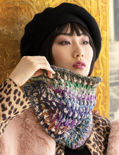 A Noro Kanzashi & Bachi Pattern - Two-Color Cowl (PDF File)