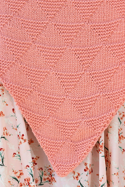 A Juniper Moon Farms Cumulus Pattern - Dafni Shawl (PDF)