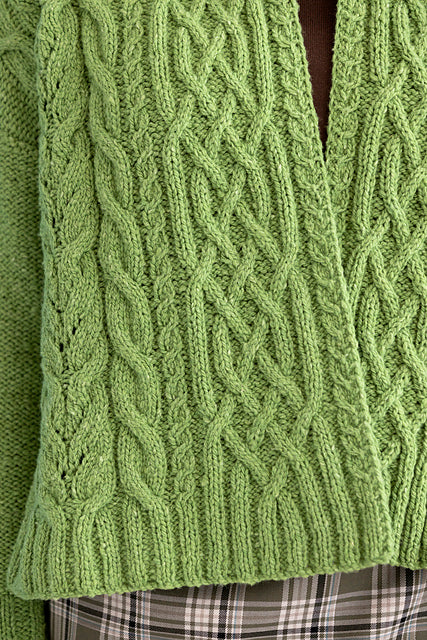 A Queensland Kathmandu Aran 100 Pattern - Daphne - Free with Purchases of 7 Skeins of Aran 100 (Print Pattern)