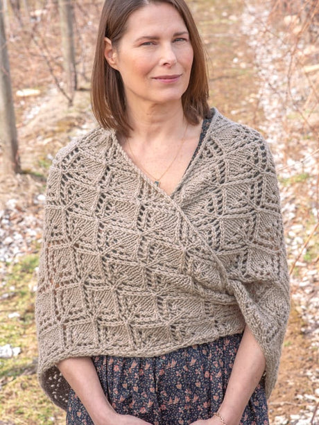 Free shawl knitting pattern at Little Knits