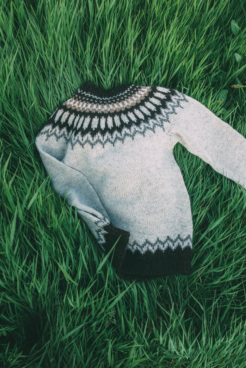 A Navia Tradition knitting Pattern - Troyggja Við Mynstur free at