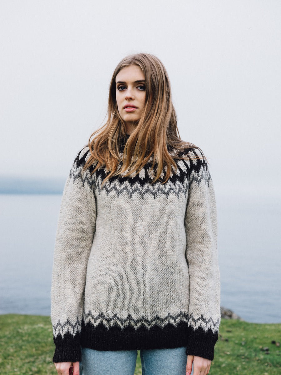 A Navia Tradition knitting Pattern - Troyggja Við Mynstur free at Little Knits