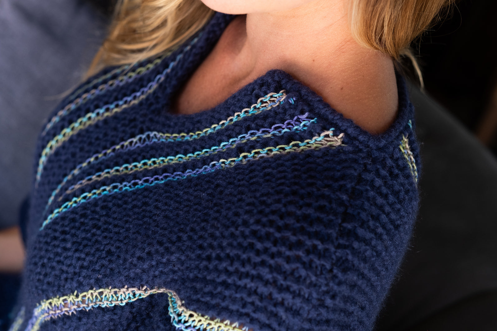 A Trendsetter Placid Pattern - (#5900H) PLACID & RECYCLED LINEN HAND PAINT SHORT ROW WAVE PULLOVER (PDF)