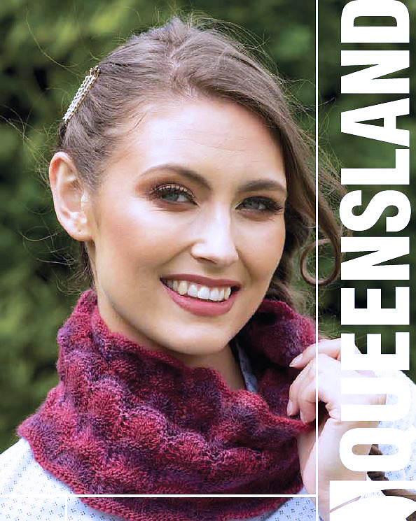 A Sport Weight Yarn Pattern - Elda Cowl (PDF)