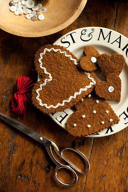 A Churchmouse Yarns and Teas Pattern - Felted Gingerbread Ornaments (PDF)