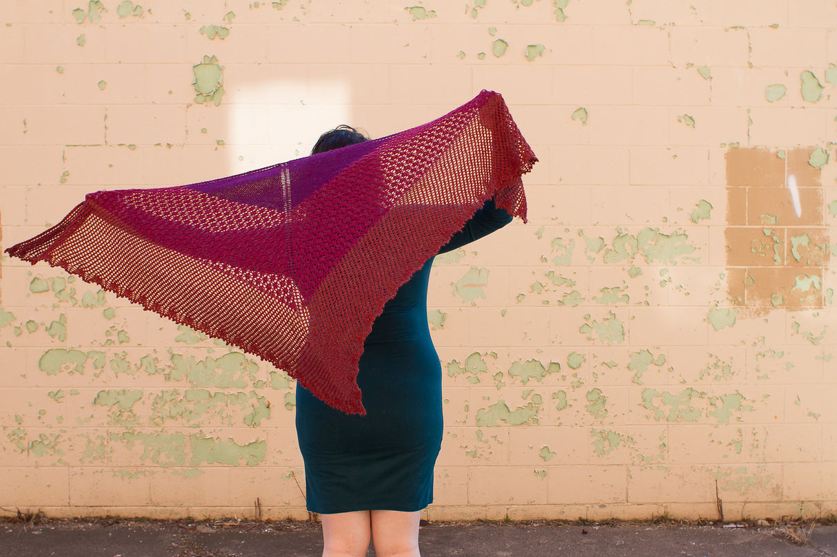 A Juniper Moon Farm Herriot Fine Pattern - Otono Shawl (PDF)