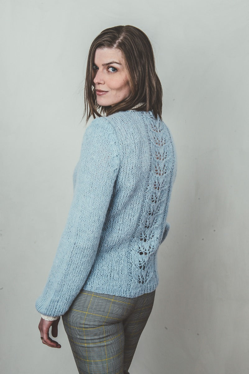 !A Navia Bumull, Uno & Alpakka Pattern - Foliage Leaf Sweater - AVAILABLE ON RAVELRY (LINK & DETAILS IN DESCRIPTION)