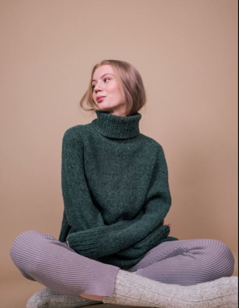 !A Navia Uno & Alpakka Pattern - Green Turtleneck Sweater - AVAILABLE ON RAVELRY (LINK & DETAILS IN DESCRIPTION)