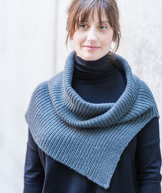 A Churchmouse Yarns and Teas Pattern - Half & Half Cowl (PDF)
