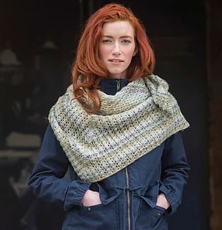 A Berroco Pixel Pattern - Miss Honey Shawl (PDF)