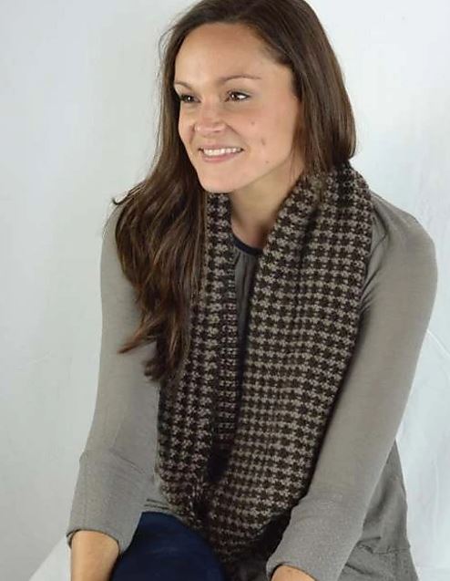 An Ella Rae - Houndstooth Tweed Scarf (PDF)