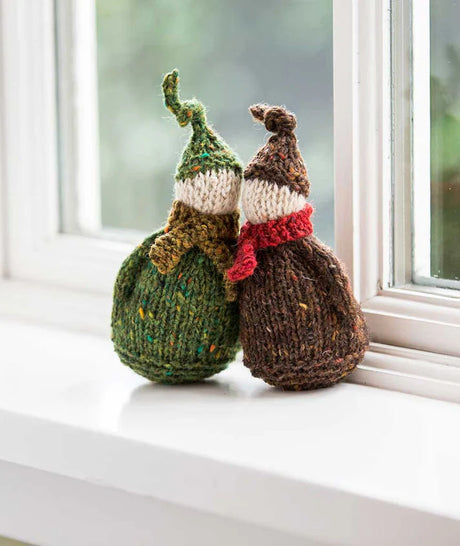 A Churchmouse Yarns and Teas Pattern - Jolly Wee Elf (PDF)