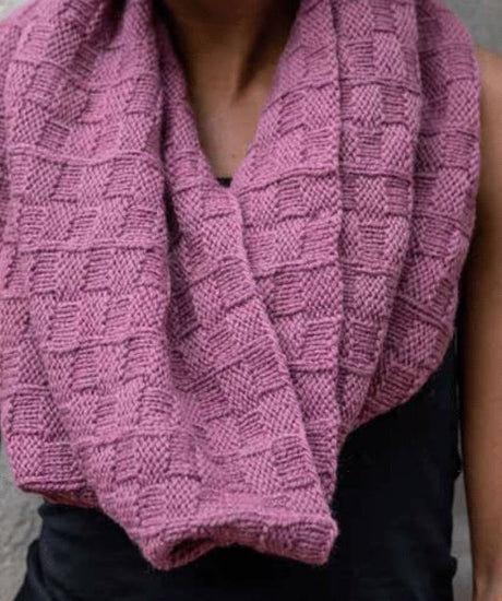 A Juniper Moon Bluefaced Leicester Pattern - Kayla Cowl - Free with Purchases of 3 Skeins of BFL (Print Pattern)