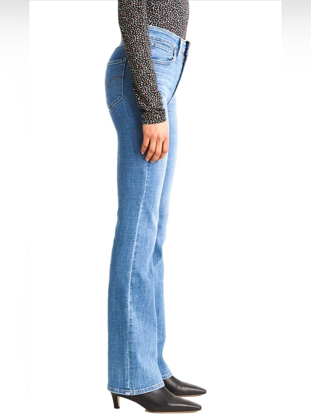 NWT, Levi's Womens 725 High Rise Bootcut. Size: 29x30