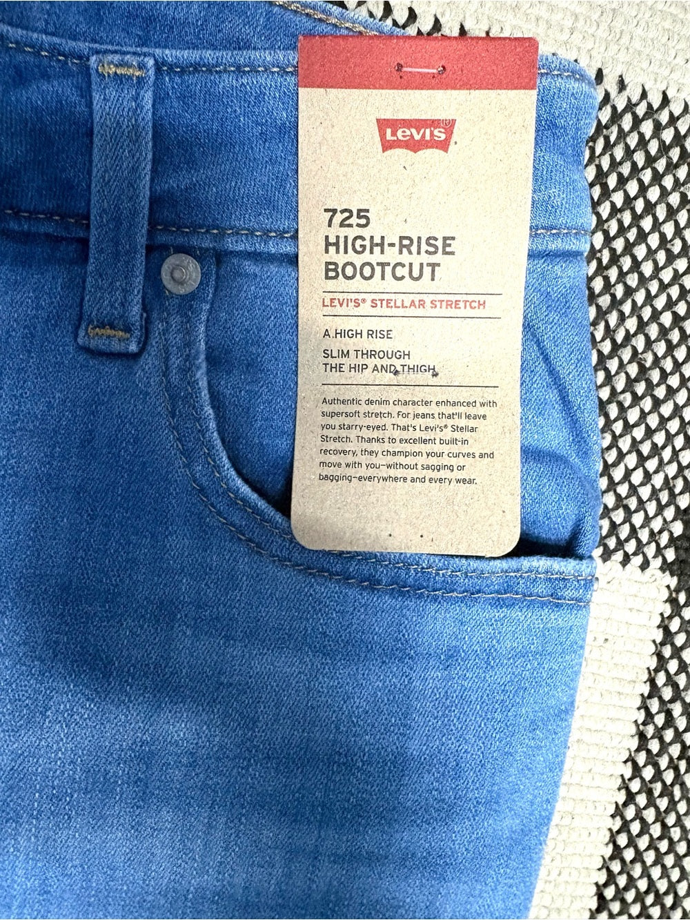 NWT, Levi's Womens 725 High Rise Bootcut. Size: 29x30