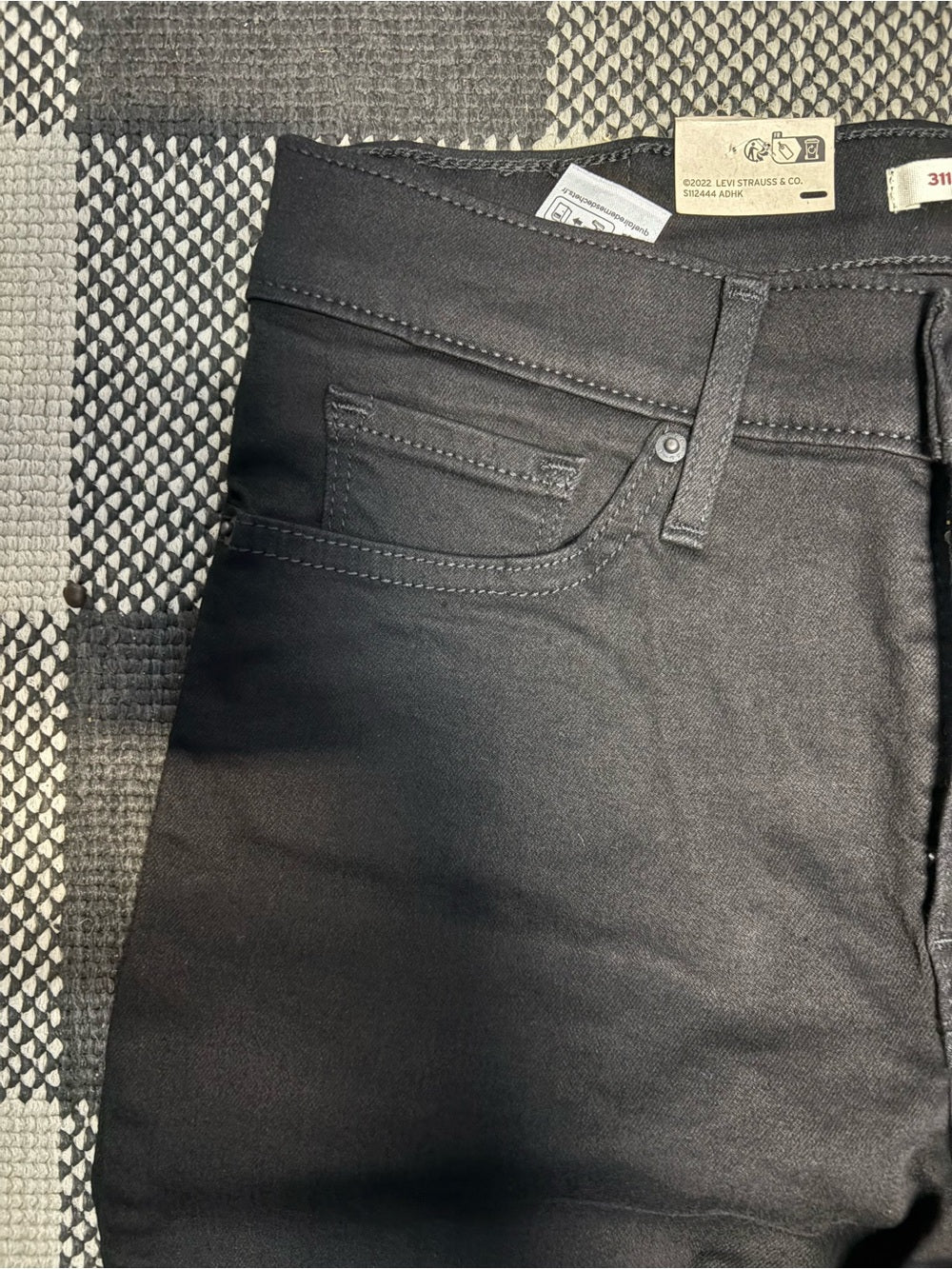NWT, Levi's Women's 311 Shaping Skinny Jean Size: 27x28