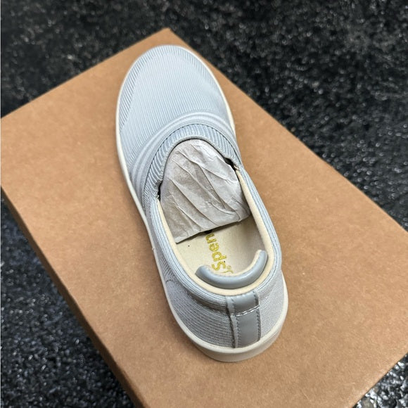 REVITALIGN Women's Marine Slip-on Sneaker - Size 5.5