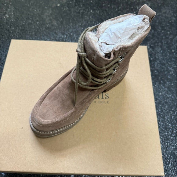 Gentle Souls by Kenneth Cole Women's Bristol Wallaby Boot New w/ Box Size 5