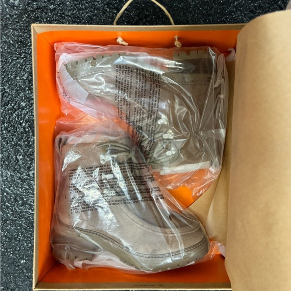 Gentle Souls by Kenneth Cole Women's Bristol Wallaby Boot New w/ Box Size 5