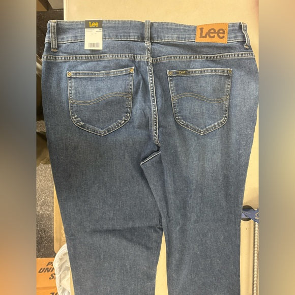 New w/ Tags Lee Womens Legendary 23" Capri Jean Size 18WM