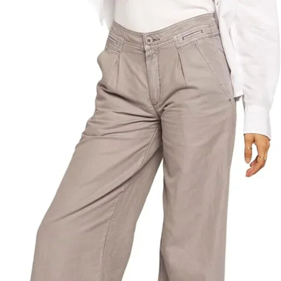 New w/ Tags Current/Elliott Women's The Markey Woven Classic Fit Jean in Dolphin Size 27