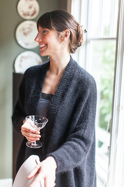 A Churchmouse Yarns and Teas Pattern - Modern Wrapper (PDF)