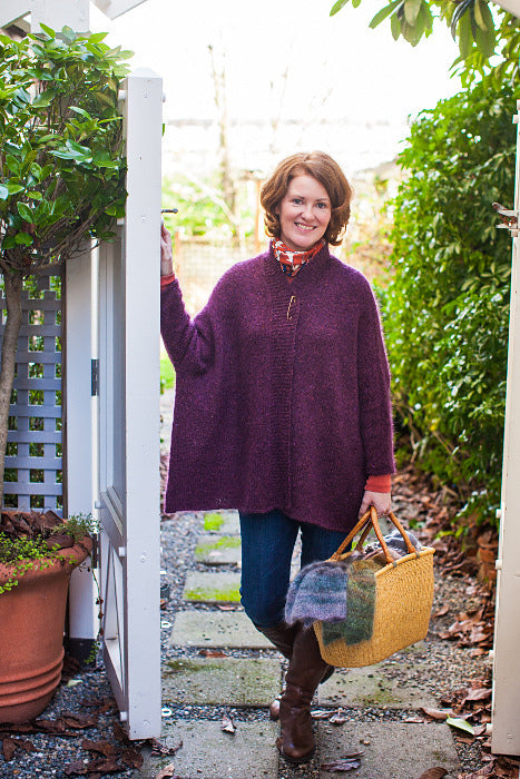 A Churchmouse Yarns and Teas Pattern - Modern Wrapper (PDF)