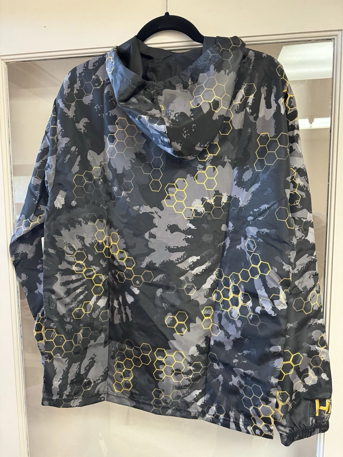 New w/ Tags Champion Savinthebees Black/Gold Anorak Size S