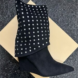 YOKI Women's Fold Over Boot New with Box - Black - Size 7.5