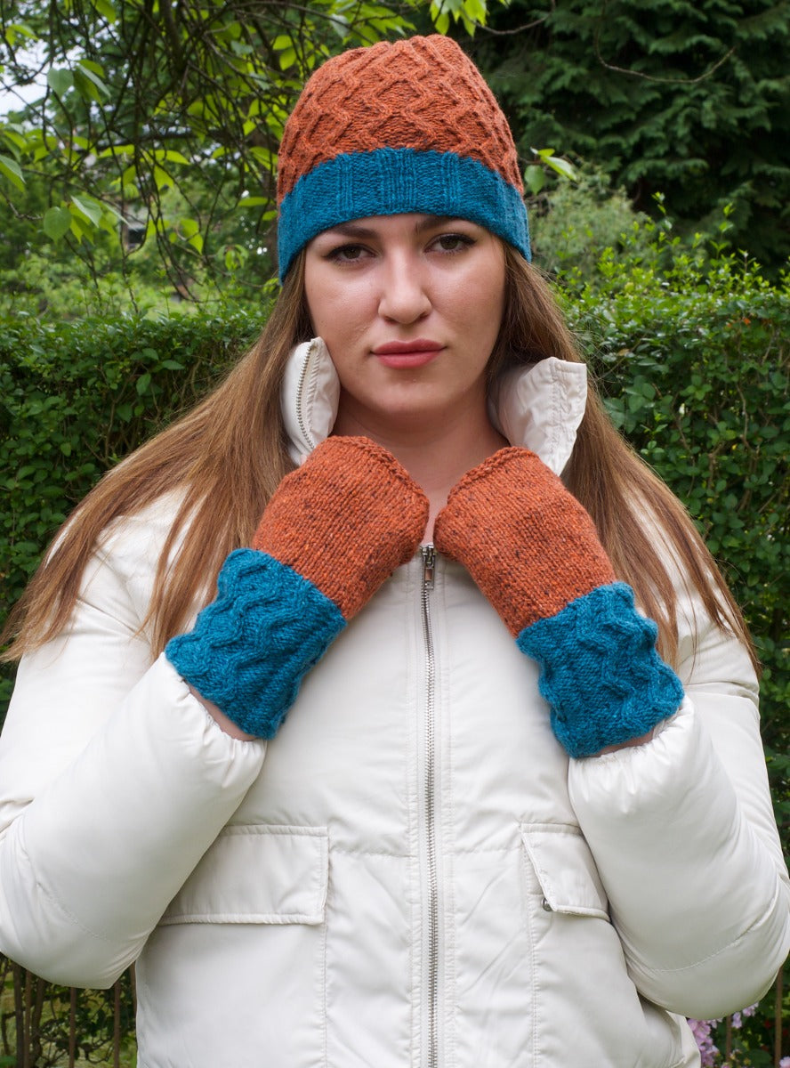 A Queensland Kathmandu DK Pattern - Sheril Hat and Wristwarmers (PDF File)