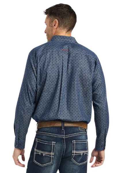 Ariat Men's Team Logo Cassius Button Up Blue Chambray Shirt, Large