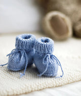 A Churchmouse Yarns and Teas Pattern - Stay-On Baby Booties (in 3 gauges) (PDF)