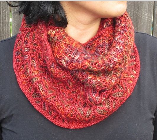 HiKoo Llamor Pattern - Suzanne's Cowl - FREE DOWNLOAD LINK IN DESCRIPTION