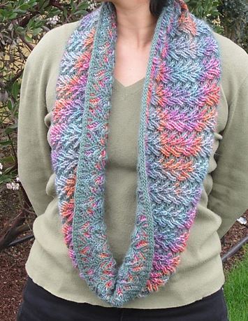 FREE HiKoo Llamor Pattern - Suzanne's Cowl (PDF)