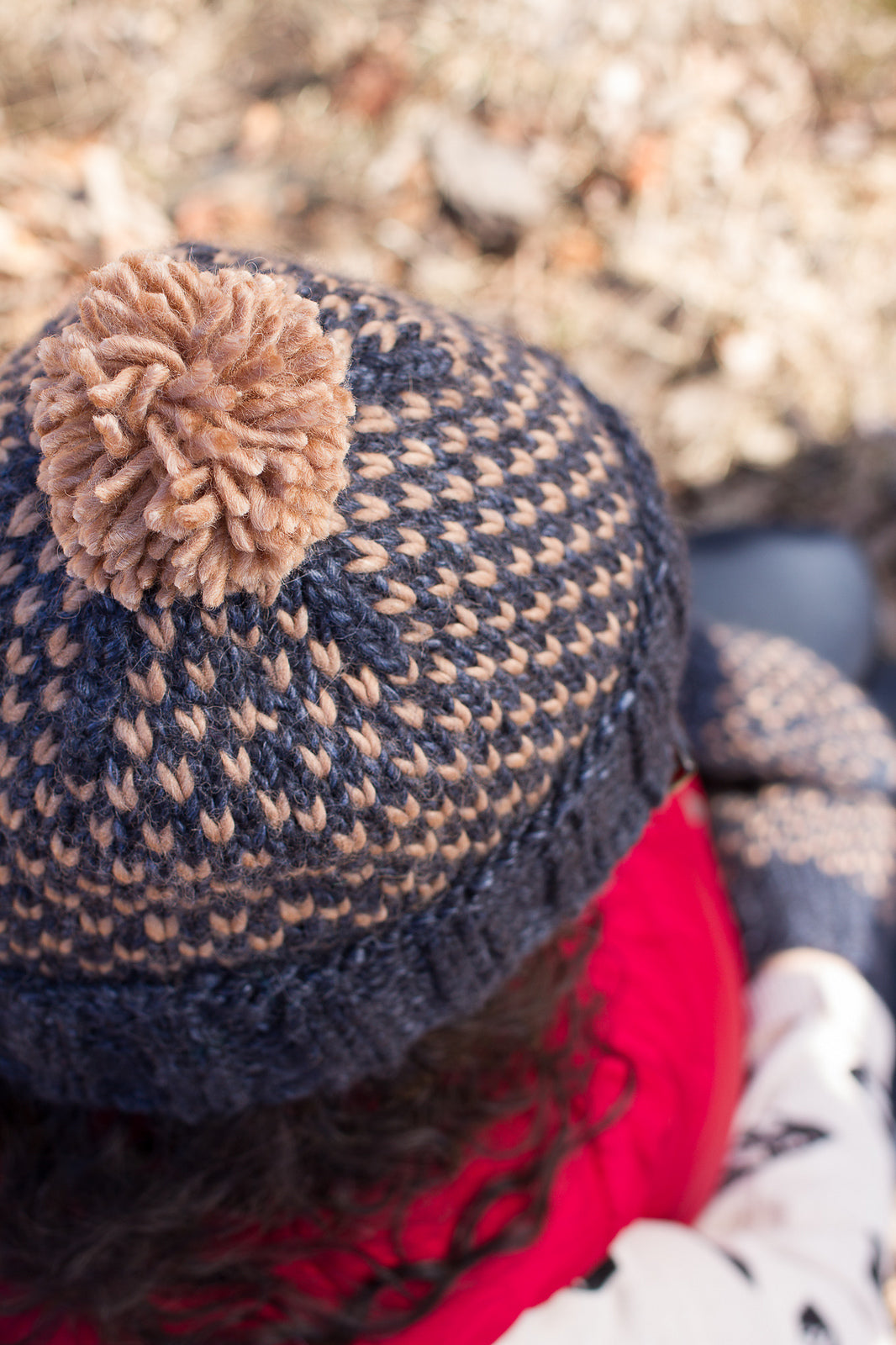 A Juniper Moon Farm Moonshine Bulky Pattern - Mare Hat & Mittens (PDF)