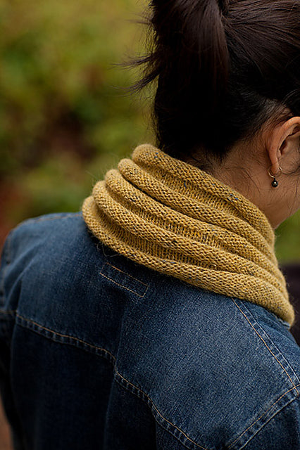 A Churchmouse Yarns and Teas Pattern - Welted Cowl & Infinity Loop (PDF)