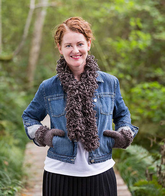 A Churchmouse Yarns and Teas Pattern - Woolly Loop Accessories (PDF)