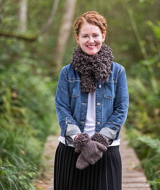 A Churchmouse Yarns and Teas Pattern - Woolly Loop Accessories (PDF)